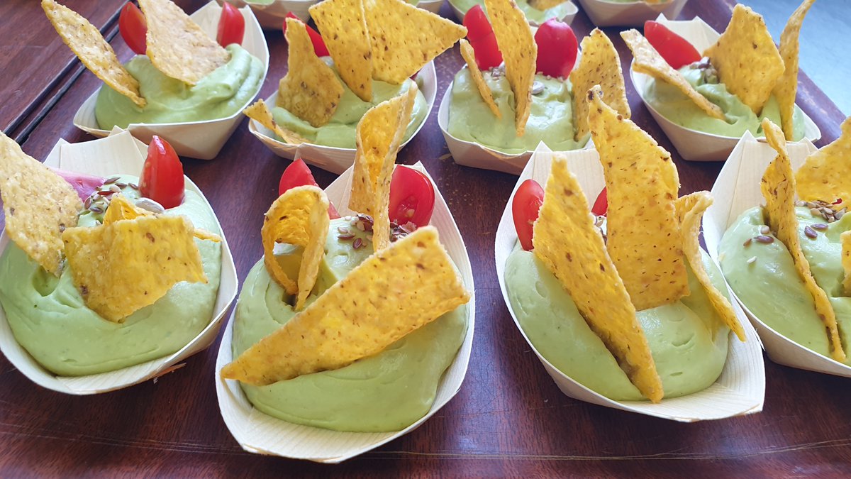 TecaSabat's tweet image. A la @TecaSabat t’oferim #càtering per a cada ocasió: des d’un àpat improvisat a casa fins a celebracions amb servei integral!

#Aperitius, plats principals, cuiners, cambrers i decoració. Ens adaptem a tu! 🎉🍴 

👉 Consulta opcions a latecasabat.com o truca’ns!