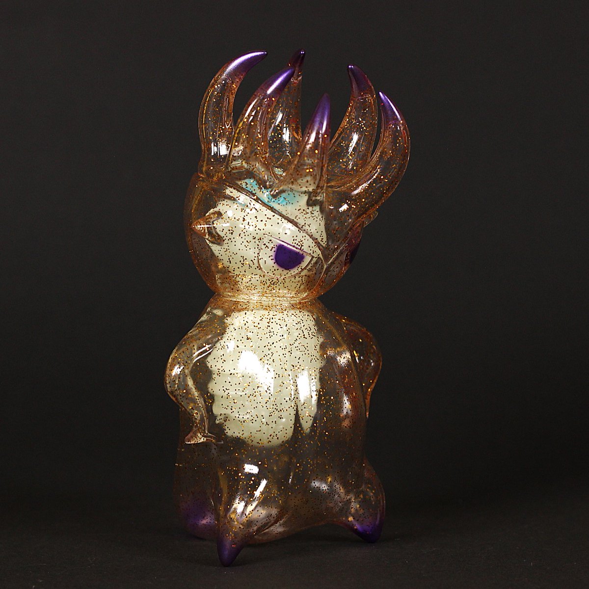 ペインターネット バッカルコーン クリアゴールドラメ　蓄光　ソフビ　フィギュア One up. 24th 5/6 ペインターネット バッカルコーン クリアに金ラメに