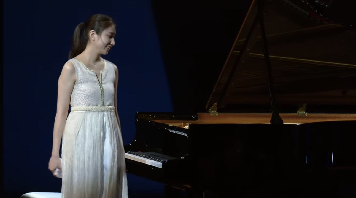 ショパンコンクール、聴いてくださった皆様、ありがとうございました。音楽自体が語るような、様々な世界を見せてくれるような、そんな時間になっていたら嬉しいです。

弾き終わった瞬間に大量の絵文字と共に連絡を下さった先生、友人、家族、温かく応援してくださった皆様に感謝でいっぱいです。→