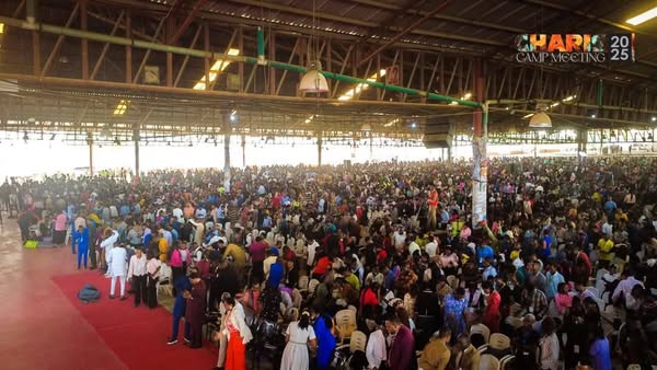 saintscommlagos's tweet photo. Sing Along 
🎵🎶🎶🎶
Mo ti ni Jesu lore
O j'ohun gbogbo fun mi
Oun nikan larewa ti okan mi fe
Oun nitanna ipado
Oun ni Enikan naa
To le we mi nu kuro nin'ese mi
Olutunu mi lo je ni gbogbo wahala
Oun ni ki n kaniyan mi l'Oun lori
Oun n'Itanna Ipado
Irawo Owuro
Oun nikan l'Arewa ti okan mi fe
Olutunu mi lo je ni gbogbo wahala
Oun ni ki n kaniyan mi l'Oun lori
Oun n'Itanna Ipado
Irawo Owuro
Oun nikan l'Arewa ti okan mi fe
O gbe gbogbo banuje
At'irora mi ru
O j'Odi agbara mi n'gba danwo
Tori Re mo k'ohun gbogbo 
Ti mo ti fe sile
O si f'agbara Re gbe okan mi ro
Bi aye tile ko mi
Ti Satan' dan mi wo
Jesu yoo mu mi d'opin irin mi
Oun n'Itanna ipado
Irawo Owuro
Oun nikan l'Arewa ti okan mi fe
Oun ki yo fi mi sile
Be ki yo ko mi nihin
Niwon ti m'ba figbagbo pofin Re mo
O jodi ina yi mi ka
N k'y'o beru-keru
Y'o fi manna Re bokan mi t'ebi npa
Gba m'ba dade n'ikehin
N o roju 'bukun Re
Ti adun Re y'o ma san titi lai
Oun n'Itanna ipado
Irawo Owuro
Oun nikan l'Arewa ti okan mi fe
🎶🎵🎵🎵
I’ve found a friend in Jesus,
He’s everything to me,
He’s the fairest of ten thousand to my soul;
He's the Lily of the Valley, in Him alone I see
All I need to cleanse and make me fully whole.
In sorrow He’s my comfort, in trouble He’s my stay;
He tells me every care on Him to roll. 
He’s the Lily of the Valley, the Bright and Morning Star,
He’s the fairest of ten thousand to my soul.
He all my griefs has taken, and all my sorrows borne;
In temptation He’s my strong and mighty tower;
I’ve all for Him forsaken, and all my idols torn
From my heart, and now He keeps me by His power.
Though all the world forsake me, and Satan tempt me sore,
Through Jesus I shall safely reach the goal:
He’ll never, never leave me, nor yet forsake me here,
While I live by faith and do His blessed will;
A wall of fire about me,
I’ve nothing now to fear,
With His manna He my hungry soul shall fill.
Then sweeping up to glory to see His blessed face,
Where rivers of delight shall ever roll: