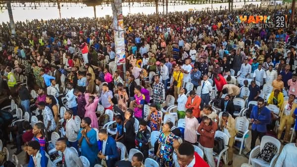 saintscommlagos's tweet photo. Sing Along 
🎵🎶🎶🎶
Mo ti ni Jesu lore
O j'ohun gbogbo fun mi
Oun nikan larewa ti okan mi fe
Oun nitanna ipado
Oun ni Enikan naa
To le we mi nu kuro nin'ese mi
Olutunu mi lo je ni gbogbo wahala
Oun ni ki n kaniyan mi l'Oun lori
Oun n'Itanna Ipado
Irawo Owuro
Oun nikan l'Arewa ti okan mi fe
Olutunu mi lo je ni gbogbo wahala
Oun ni ki n kaniyan mi l'Oun lori
Oun n'Itanna Ipado
Irawo Owuro
Oun nikan l'Arewa ti okan mi fe
O gbe gbogbo banuje
At'irora mi ru
O j'Odi agbara mi n'gba danwo
Tori Re mo k'ohun gbogbo 
Ti mo ti fe sile
O si f'agbara Re gbe okan mi ro
Bi aye tile ko mi
Ti Satan' dan mi wo
Jesu yoo mu mi d'opin irin mi
Oun n'Itanna ipado
Irawo Owuro
Oun nikan l'Arewa ti okan mi fe
Oun ki yo fi mi sile
Be ki yo ko mi nihin
Niwon ti m'ba figbagbo pofin Re mo
O jodi ina yi mi ka
N k'y'o beru-keru
Y'o fi manna Re bokan mi t'ebi npa
Gba m'ba dade n'ikehin
N o roju 'bukun Re
Ti adun Re y'o ma san titi lai
Oun n'Itanna ipado
Irawo Owuro
Oun nikan l'Arewa ti okan mi fe
🎶🎵🎵🎵
I’ve found a friend in Jesus,
He’s everything to me,
He’s the fairest of ten thousand to my soul;
He's the Lily of the Valley, in Him alone I see
All I need to cleanse and make me fully whole.
In sorrow He’s my comfort, in trouble He’s my stay;
He tells me every care on Him to roll. 
He’s the Lily of the Valley, the Bright and Morning Star,
He’s the fairest of ten thousand to my soul.
He all my griefs has taken, and all my sorrows borne;
In temptation He’s my strong and mighty tower;
I’ve all for Him forsaken, and all my idols torn
From my heart, and now He keeps me by His power.
Though all the world forsake me, and Satan tempt me sore,
Through Jesus I shall safely reach the goal:
He’ll never, never leave me, nor yet forsake me here,
While I live by faith and do His blessed will;
A wall of fire about me,
I’ve nothing now to fear,
With His manna He my hungry soul shall fill.
Then sweeping up to glory to see His blessed face,
Where rivers of delight shall ever roll: