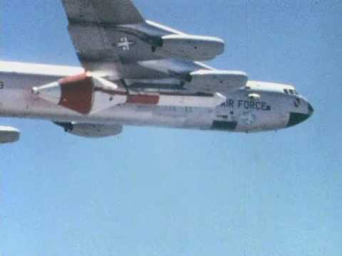 deltaIV9250's tweet photo. Space Shuttle SRB parachute recovery test https://t.co/vcRDqnDIVP