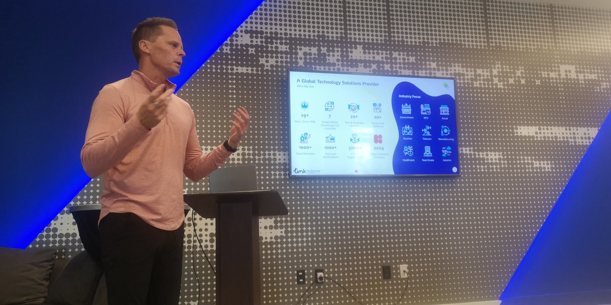 linkdevelopment's tweet image. Last Wednesday in Minneapolis: Our TopGolf roundtable on Tableau vs Power BI delivered real insights! Ahmed Mounir shared expert perspectives on cutting through marketing hype &amp;amp; maximizing ROI. Thanks to all who joined this valuable industry discussion! #LinkDevelopment #BI