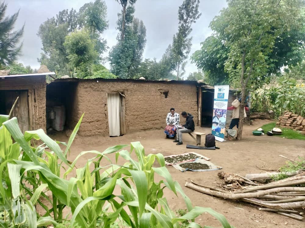 climatehubTz's tweet photo. Our team is currently in Manyara to rehabilitate individuals affected by the major recent landslide.

Through the #LossAndDamage project, we’re rebuilding homes &amp; restoring hopes in Hanang District .

#CHTcommunity https://t.co/HWbscDoJLt