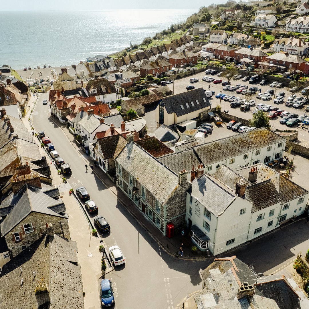 Badgerales's tweet photo. The Dolphin is back! Just steps from the sea in beautiful Beer—refreshed and better than ever. Coastal charm, perfect pints of Badger &amp; Outland, and staycation vibes await. 🌊 https://t.co/7xLhW0sSW8 https://t.co/V1073dbx75