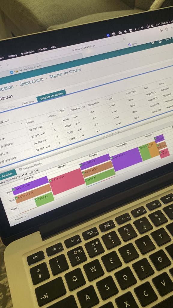 Just finished registering for my very first college schedule 😢