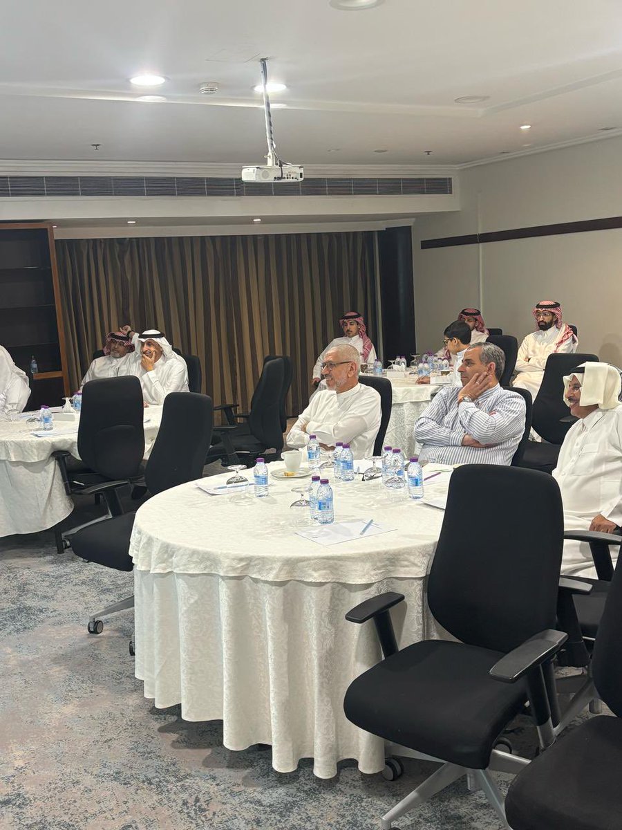 جانب من الندوة العلمية التي أقامتها #الجمعية_السعودية_لهندسة_الاتصالات 
مستقبل الاتصالات الذكية:
 الحوسبة النسيجية في عصر شبكات الجيل السادس
@_ksu