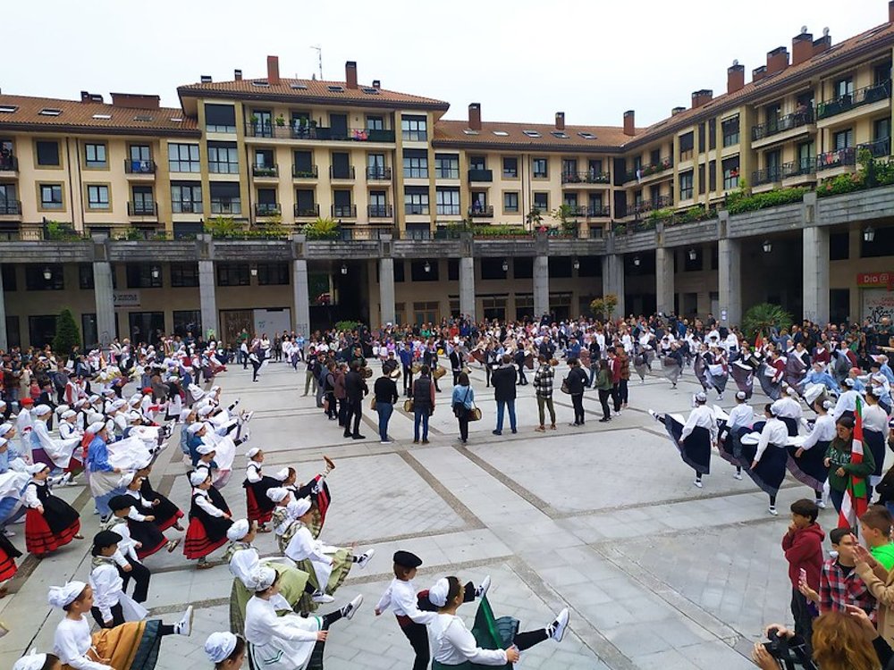 Txikienek, handi egingo dute euskal dantza ostegunean
oarsoaldea.hitza.eus/2025/04/29/txi…
<a href="/ereintzadantza/">Ereintza Dantza Taldea</a> #Errenteria #Orereta