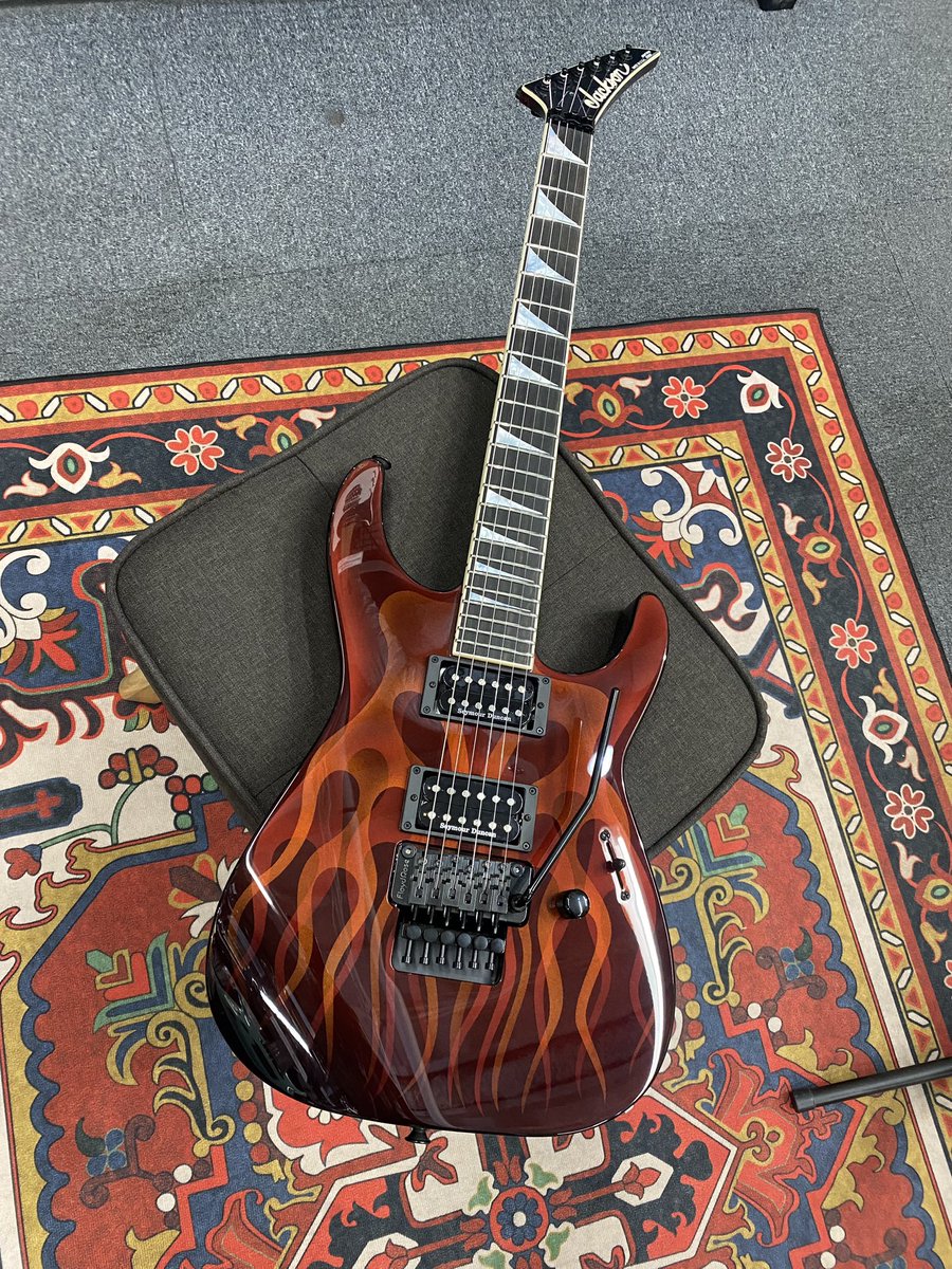 gakkicenter's tweet image. Jackson ( ジャクソン )
U.S.A. Customshop JCS SOLOIST SL2H GHOST FLAMES RED #38

gakkicenter.com/c/gr343/gr345/…

レアなUSA製のJacksonカスタムショップ、入荷しました！

#jackson #jacksonguitars #jacksonguitar #jacksoncustomshop #ghostflames #ジャクソン #ジャクソンギター
