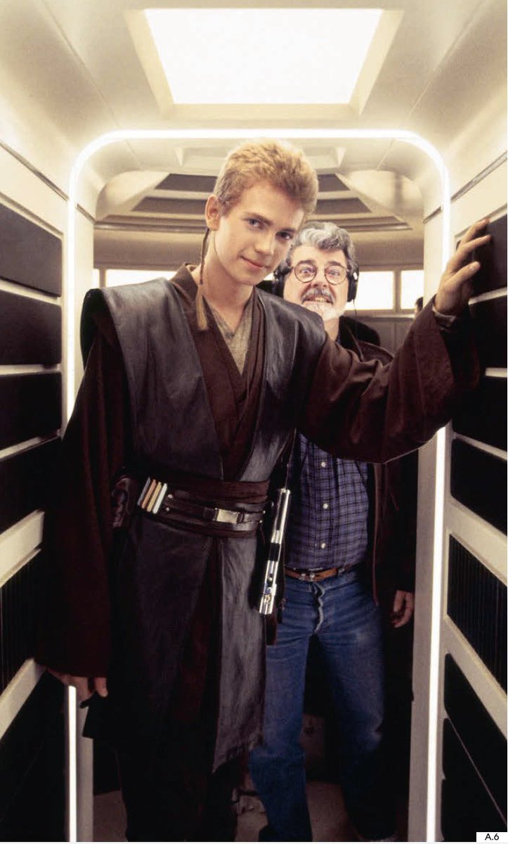 アナキン役のヘイデン・クリステンセンと、変顔をするジョージ