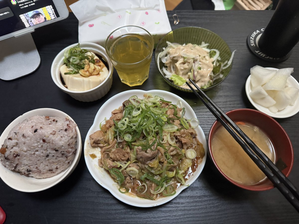 Calimeromerotan's tweet photo. 今日のカリメロ飯。
豚肉とキャベツの味噌炒めがメイン！

久しぶりに作ったな、味噌炒めw

#カリメロ飯 https://t.co/mf1G2VVDkC
