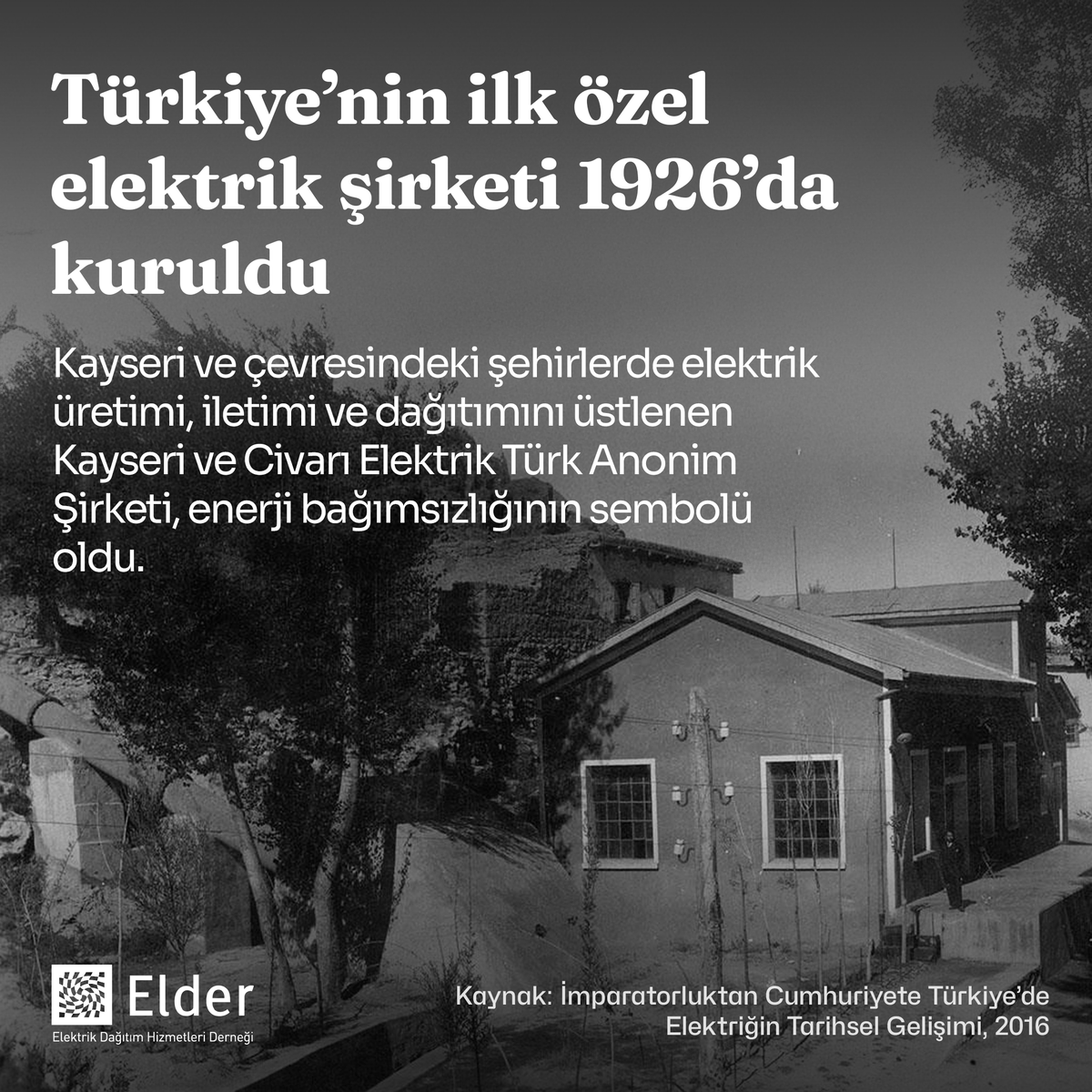 ElderBilgi's tweet photo. Cumhuriyet'in ilk yıllarında elektrik üretim ve dağıtımı çoğunlukla yabancı sermayeye dayanıyordu. Alman, Belçika, İtalyan ve Macar ortaklıkları sektöre hâkimdi. Ancak 1926 yılı, Türkiye’de yerli sermayeli elektrik sektörünün doğuşuna tanıklık etti.⚡ Kayseri ve Civarı Elektrik Türk Anonim Şirketi, Gazi Mustafa Kemal Atatürk tarafından imzalanan imtiyaz sözleşmesiyle kurularak Türkiye’nin ilk yerli özel elektrik şirketi oldu. Bu hamle, Cumhuriyet’in enerji alanında bağımsızlığını güçlendiren ilk adımlardan biri olarak tarihe geçti.

📍Görsel, kuruluşundan şirketin kısa bir süre sonra Bünyan Sarımsaklı Şelalesi üzerine kurduğu elektrik üretim tesisine ait. Elektrik, şehrin sosyoekonomik gelişimine büyük katkı sundu. Kayseri’de faaliyet gösteren devlet ve özel sektöre ait işletme ve kurumlar Bünyan’da üretilen elektriği kullandı. Kayseri’nin sanayi ve hizmet sektörünün gelişmesine büyük katkı öncülük etti.

Bugün Türkiye’nin dört bir yanını aydınlatan elektrik altyapısının temelleri, o yıllarda atıldı!

#ElektrikTarihi  @kcetaskayseri @kcetaskayseri