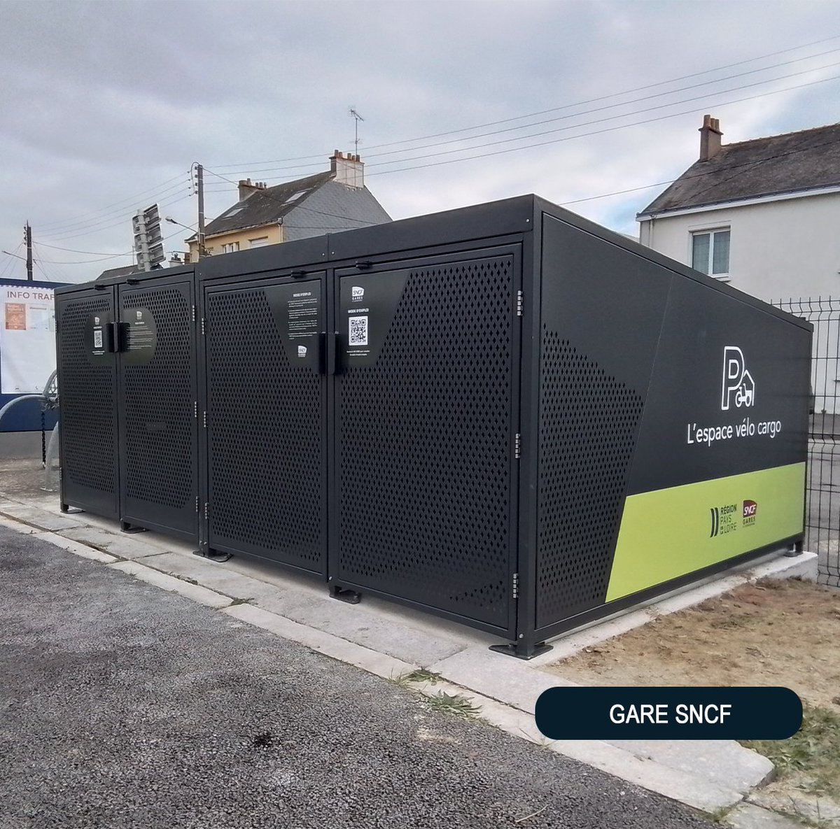 Abri_Plus's tweet photo. Pour préparer la saison estivale 🌞, de nombreuses communes s'équipent de consignes vélos 🚲

Nos Vel'Box offrent un stationnement sécurisé tout en étant compactes et peu encombrantes. 

Une solution idéale pour les centres-bourgs, gares et abords de pistes cyclables 🚲 https://t.co/3DDDmH0axd