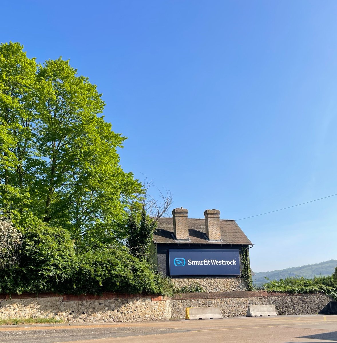 UK Paper Industries (@confedofpaper) on Twitter photo Today, CPI is hosting a visit at <a href="/smurfitkappa/">Smurfit Westrock</a> Westrock Townsend Hook, which uses 100% UK-sourced paper and card as raw material and produces100% recycled fibre products.
A big thank you to Smurfit Westrock for kindly hosting us!
#PaperIndustry #Sustainability #Recycling Today, CPI is hosting a visit at <a href="/smurfitkappa/">Smurfit Westrock</a> Westrock Townsend Hook, which uses 100% UK-sourced paper and card as raw material and produces100% recycled fibre products.
A big thank you to Smurfit Westrock for kindly hosting us!
#PaperIndustry #Sustainability #Recycling
