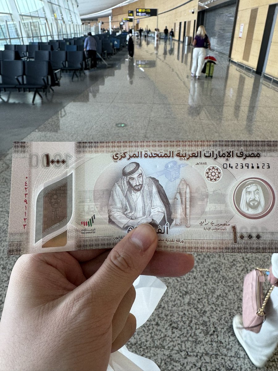 真正搞钱的人，从不混圈子
你们有没有发现——
越是天天混圈子、到处蹭局的人，越没啥实质性成果；反而那些低调搞钱的人，你压根儿连他在哪混都不知道。