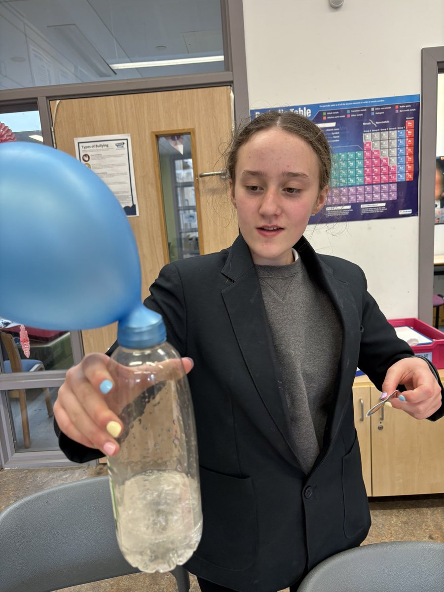 Craigy_Science's tweet photo. S2/3 have been looking at the differences between chemical reactions and physical changes 🎈

@CraigmarlochINV https://t.co/GrYZtEBSw4