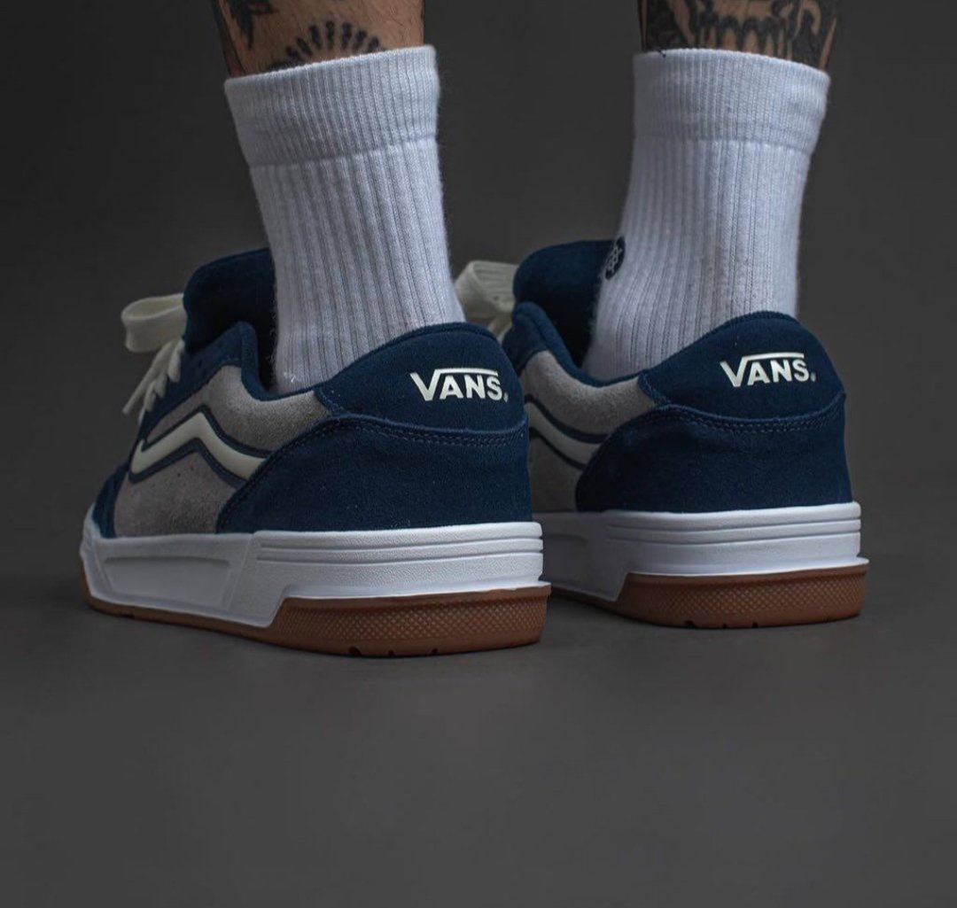 samuupadiin's tweet photo. Vans Hylane Nineties “Navy” 🙌🏽👟
#evofoot #vans #Navy https://t.co/y2l85CXTAb