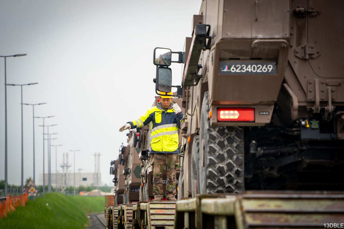 armeedeTerre's tweet image. Pour répondre à ses enjeux stratégiques 🌍 l'Europe améliore la mobilité militaire en adaptant ses infrastructures et ses procédures 🛤️

L'armée de Terre intensifie ses efforts logistiques et se prépare à déployer ses forces plus vite et plus loin 🪖
#CapaciTerre #LogOps