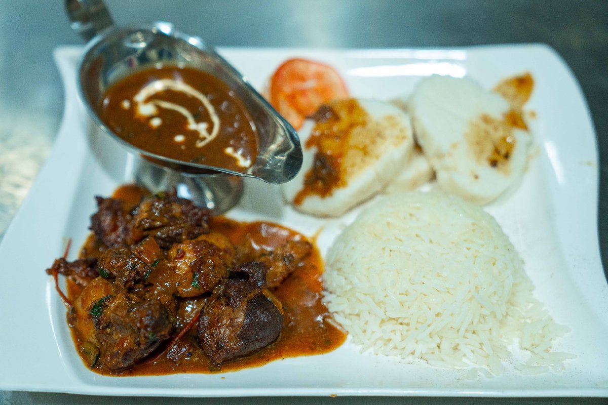 silverbackug's tweet photo. Stomach says it’s lunch.
We say, come eat at Silverback!

#FeelsLikeLunch #VibeAndDine
@Omusirima @ChaapaLeague @hmwesigye @IamCarolPrimah https://t.co/FRWk9tCTL9