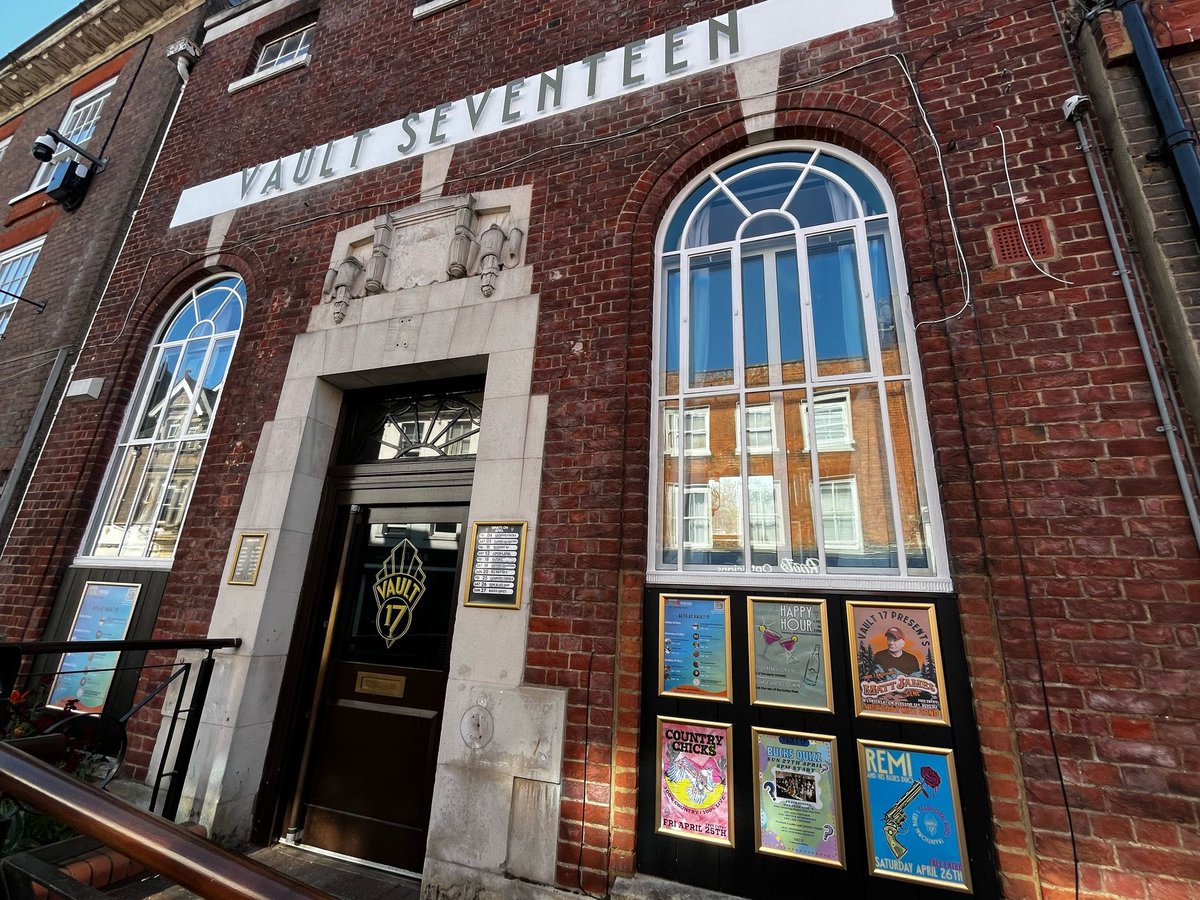 Spotted on Chesham High St! ME INNIT! A reminder that on May 22nd I'll be playing at @vault17chesham with grand meister John ‘banjovi’ Hornig accompanying me on pedal steel &amp; banjo! It's FREE! I'll also be chatting to my fave scribe <a href="/seanhannam/">seanhannam</a> about this &amp; that.
Come if you can!