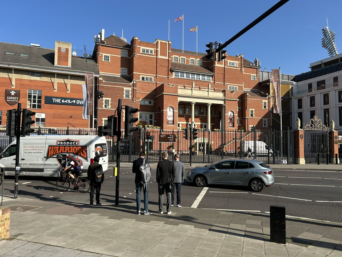 A privilege to be at the launch of books by my friend <a href="/AnnieChave/">Annie Chave</a> and <a href="/reverse_sweeper/">Scott Oliver</a> last night, with <a href="/HarryEverett_14/">Harry Everett</a> flying the <a href="/SomersetCCC/">Somerset Cricket 🏆</a> flag.

Thanks to the <a href="/NightwatchmanXI/">The Nightwatchman</a> crew and <a href="/norcrosscricket/">daniel norcross</a> for hosting, just down the road from an iconic cricket ground.