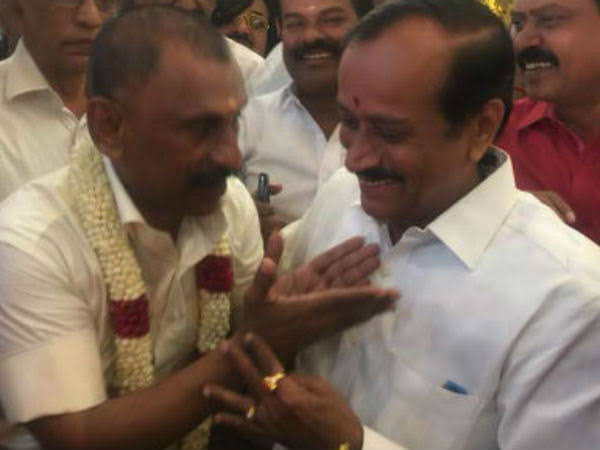 <a href="/sunnewstamil/">Sun News</a> இந்த சிலை திருடன் பொன் மாணிக்கவேல் காட்டு சங்கி ன்னு எல்லார்க்கும் தெரியும்.

இருந்தும் அவனுக்கு தண்டனை வாங்கி குடுக்க இந்த ஒன்றிய BJP அரசு &amp; CBI இப்படி தீவிரமாக இருங்குறாங்கன்னா என்ன அர்த்தம்?

இந்த பொறுக்கி நாய் பொன் மாணிக்க வேலு அந்தளவு சிலை திருடி இருக்கான்ன்னு அர்த்தம் .. 🤬