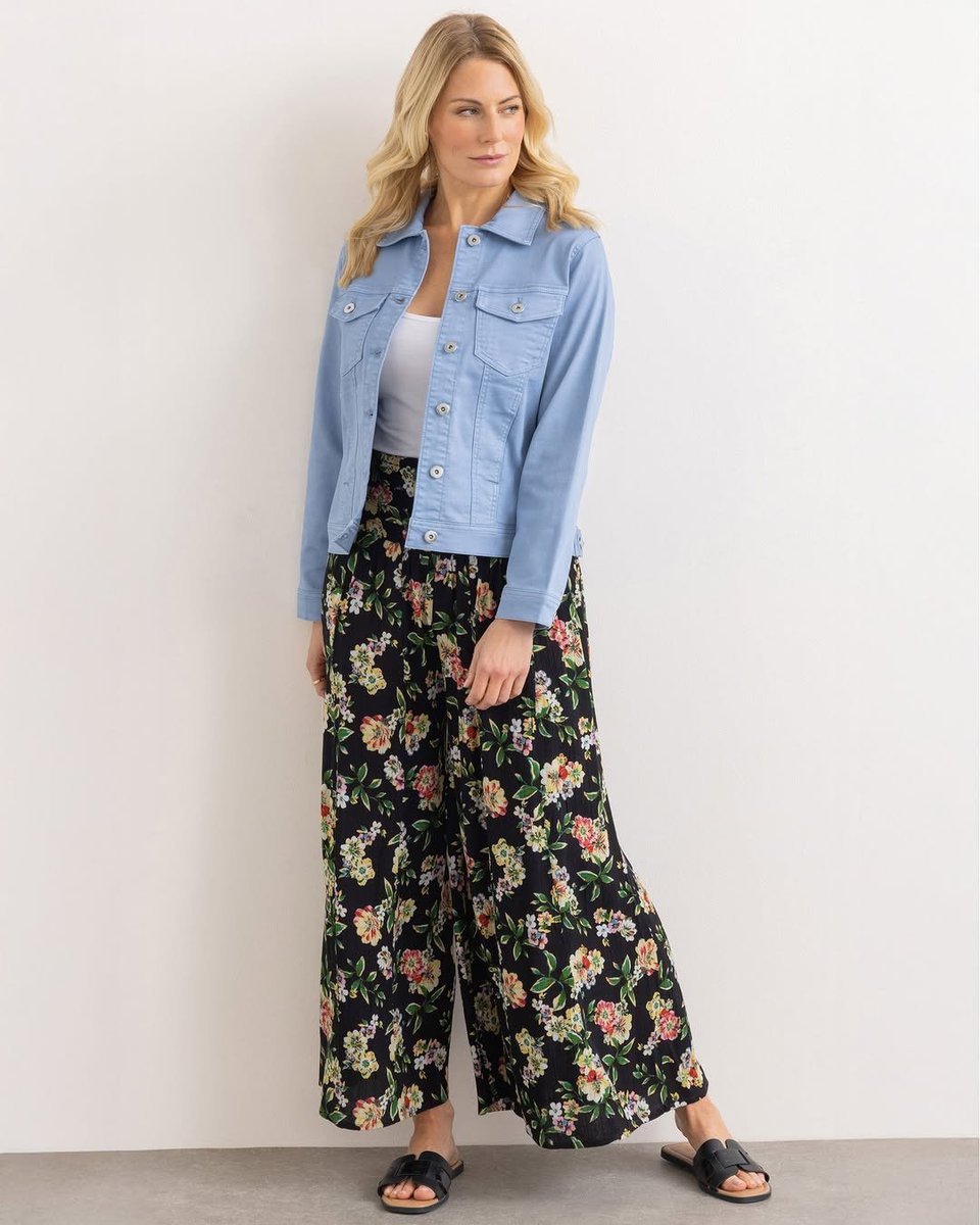 Spring has sprung and so has Klass’ stunning new collection! 🌸 From classic denim jackets to effortlessly chic dresses and flowy trousers, it’s the perfect time to refresh your wardrobe. Step into the season in style!
#klass #portsolent