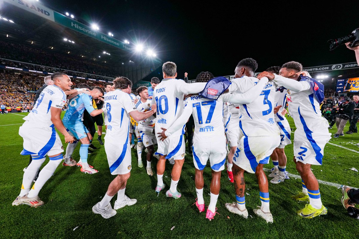 JuniorFirpo03's tweet image. Still thinking about that atmosphere yesterday night, what a game and what a group you don’t deserve less than that performance. But the job is not done yet, this group is hungry for more so let’s do it once more . 💙🤍💛

Yours Truly, the second-best left-back in the league 😂