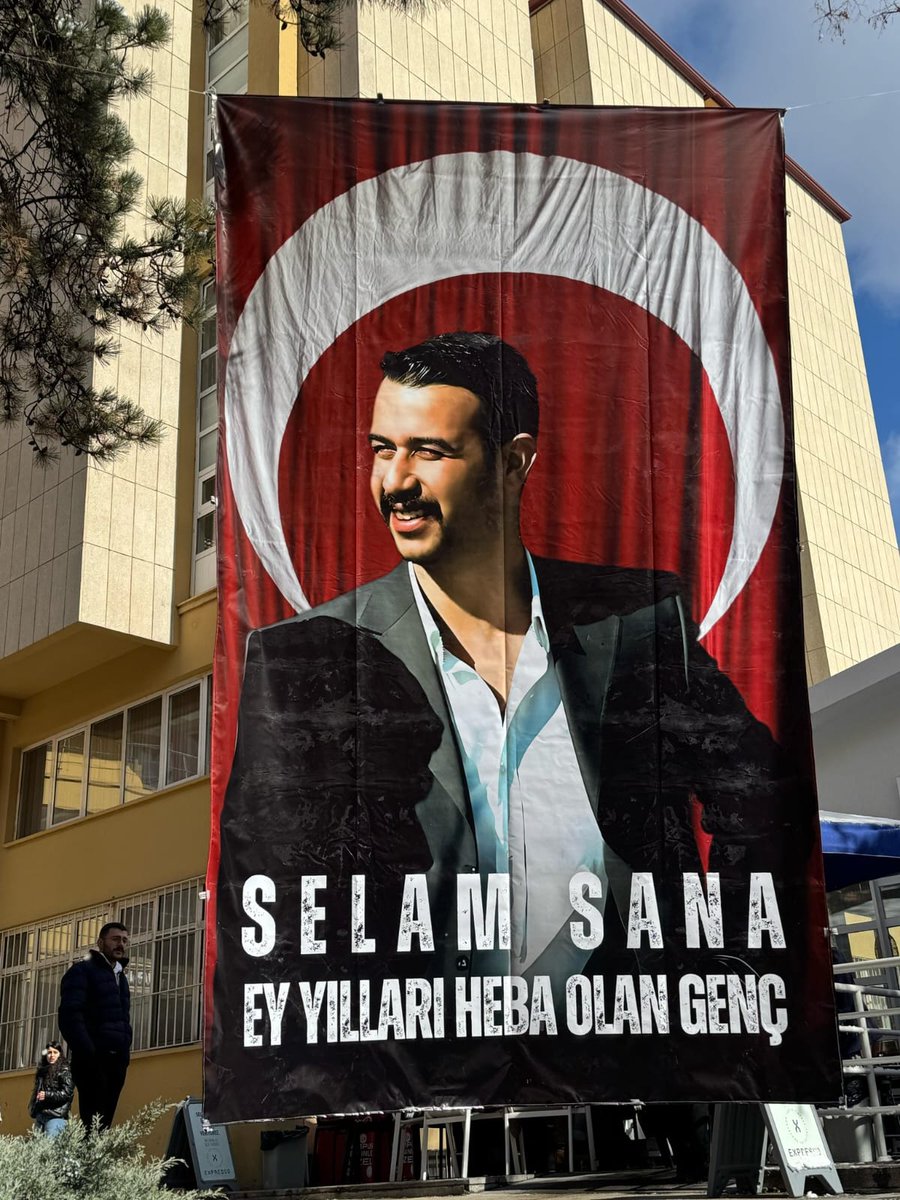 kultiginmedya's tweet photo. Kahramanlık; saldırıp, bir daha geri dönmemektir. https://t.co/btPUEda05E
