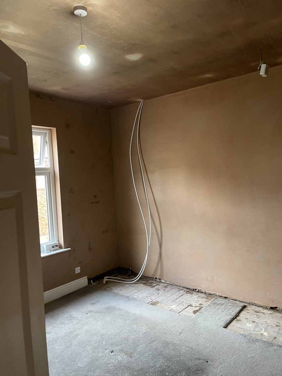 Jlaplastering27's tweet photo. Plastering 😅 https://t.co/qYeixaahe9