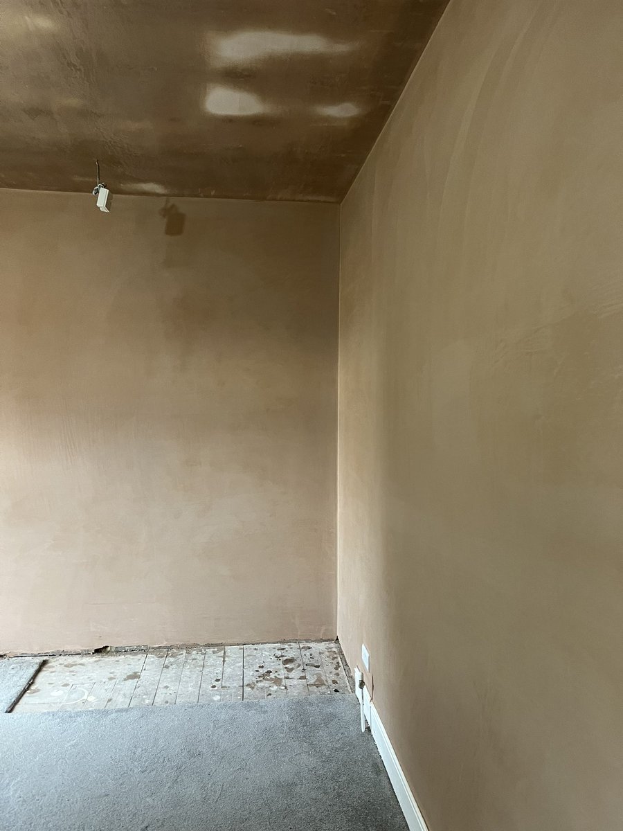 Jlaplastering27's tweet photo. Plastering 😅 https://t.co/qYeixaahe9