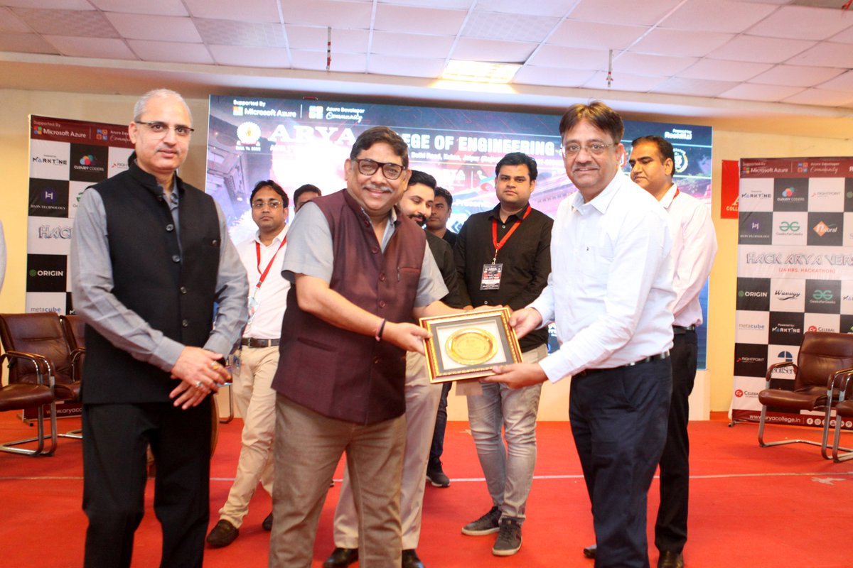 aryacolleges's tweet photo. A heartfelt token of appreciation to our incredible mentors & esteemed judges at 𝐇𝐚𝐜𝐤 𝐀𝐫𝐲𝐚 𝐕𝐞𝐫𝐬𝐞- 𝟐𝟒 𝐇𝐨𝐮𝐫 𝐇𝐚𝐜𝐤𝐚𝐭𝐡𝐨𝐧! Thank you for guiding, evaluating, & inspiring our participants with your valuable insights and expertise.
#HackAryaVerse #AryaCollege https://t.co/pjsl4QxStx