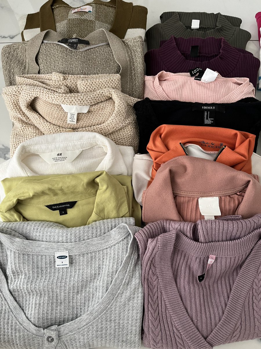 2ndhandedbyk's tweet photo. [rt &amp; likes are appreciated] 

Hi semuanyaa aku abis clear out lemari aku &amp; banyak bgt baju yang udah gak dipakaii. 
- Mostly branded
- ukuran XS-M
- Well used 
- pemakaian pribadi
- no nego yaa
- setiap pembelian dapat freebies stickers! 🧚‍♀️

spill gak nih? 
@KomunitasMurah https://t.co/pTFrY5lm07