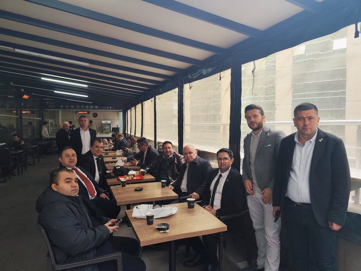 necdet_erikci's tweet photo. Mahkeme sebebi ile desteğe gelen İlahiyatçı Çemil Kılıç hocamıza teşekkür ederiz.
Genel Başkan Yardımcımız ve Gik üyelerimiz ile bir hatıra 🇹🇷
@erayerturk06 @AlicanLOPOGLU @kemaltekca37096 @SemihDikkatli @zaferpartisi @umitozdag @ZaferManisa @m_cemilkilic https://t.co/URzpxKRHoA