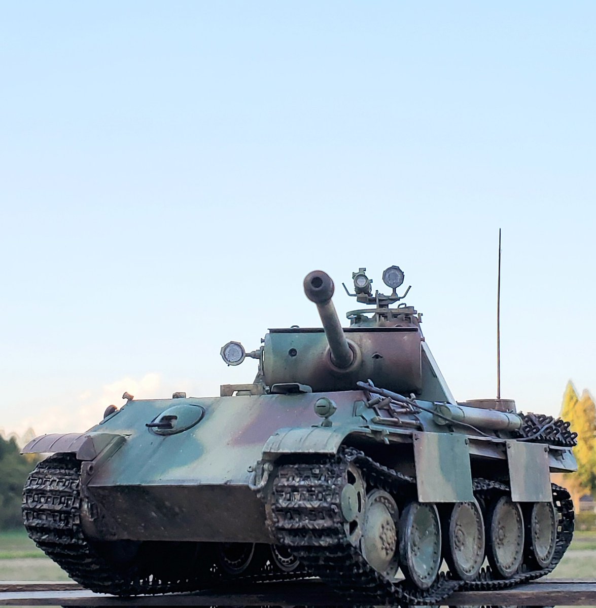 wildexam's tweet image. MENG MODEL製 1/35
パンター G型 (暗視装置FG1250装備)
ミュンヘベルグ装甲師団 ベルリン 
1945年 4月 完成です❗️
一度はやりたい暗視装置パンター(*ﾟДﾟ)
#MENGmodel