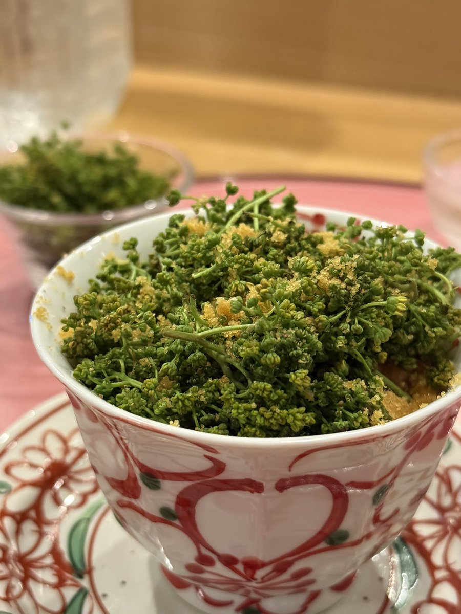 tomopiii____'s tweet photo. 初めてこんなに花山椒食べた....。
珍しい日本酒飲み放題で2万円って破格すぎない...？4月限定のコースだそうで、急げ。
恵比寿の“秀たか” https://t.co/1Fyk7tVJqn