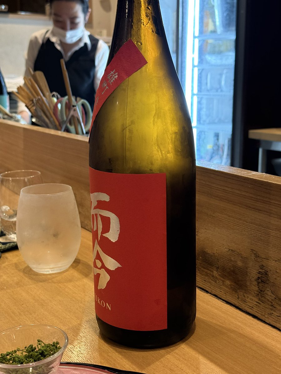 tomopiii____'s tweet photo. 初めてこんなに花山椒食べた....。
珍しい日本酒飲み放題で2万円って破格すぎない...？4月限定のコースだそうで、急げ。
恵比寿の“秀たか” https://t.co/1Fyk7tVJqn