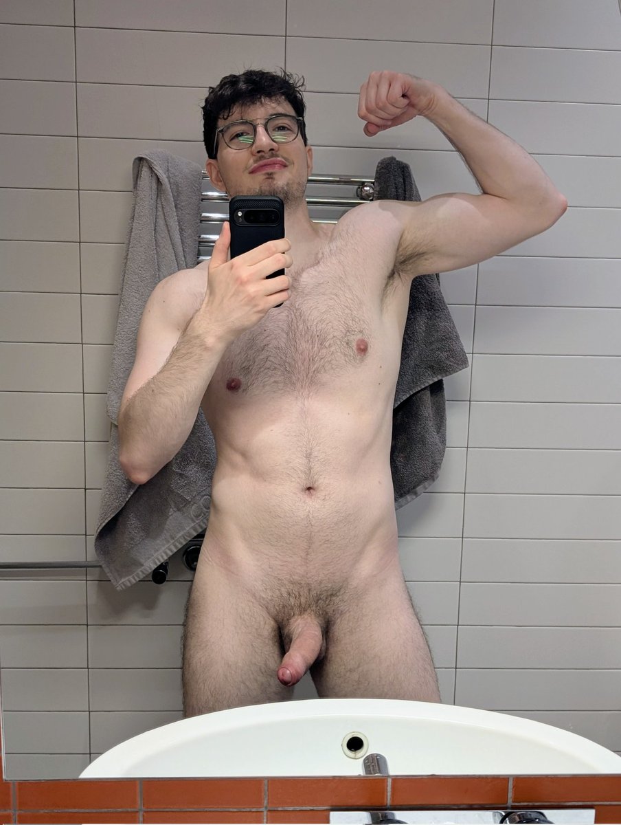 Mike Lav (@milkyboy_98) on Twitter photo 