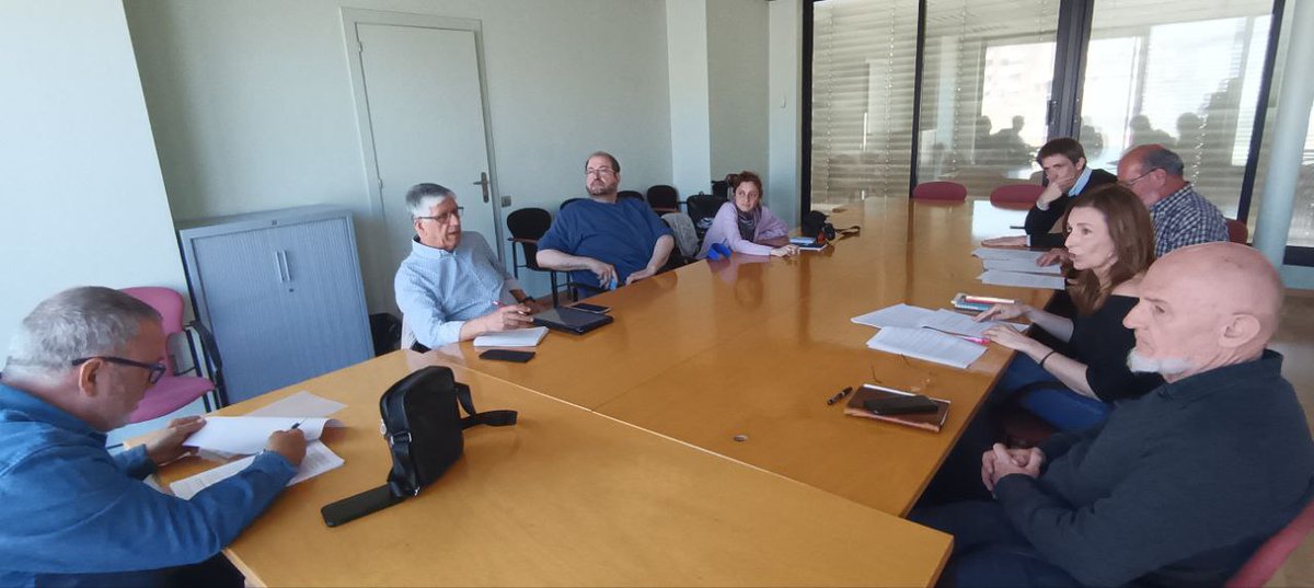 Alex Montornès (@alex_montornes) on Twitter photo Trobada amb representants de la <a href="/BadalonaTaula/">TAULA MOBILITAT ACCESSIBILITAT BADALONA FAVB</a> i Deixem de Ser Invisibles per intercanviar visions sobre la nova Ordenança de Circulació de Vehicles que el govern ha posat sobre la taula. Trobada amb representants de la <a href="/BadalonaTaula/">TAULA MOBILITAT ACCESSIBILITAT BADALONA FAVB</a> i Deixem de Ser Invisibles per intercanviar visions sobre la nova Ordenança de Circulació de Vehicles que el govern ha posat sobre la taula.