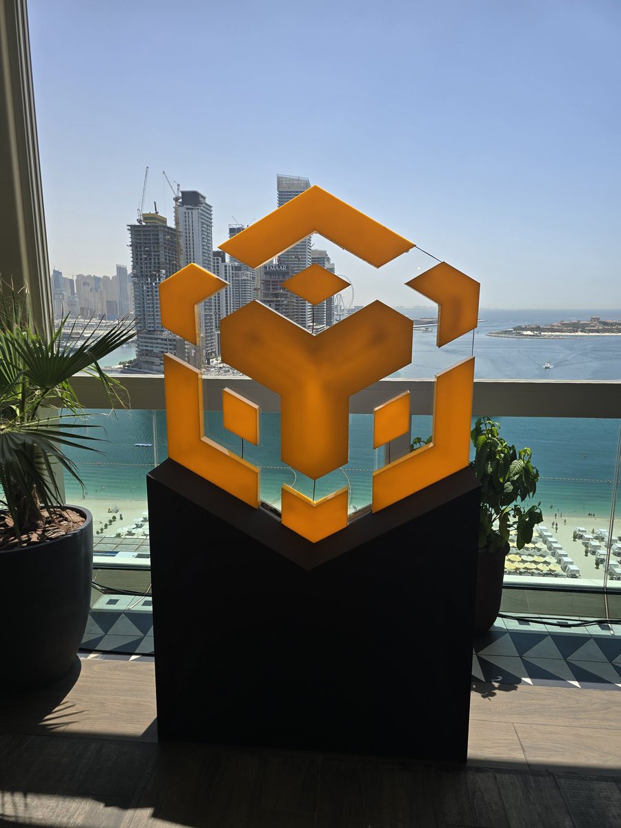 The view hits different when it’s #BNBChainDemoDay! <a href="/BNBCHAIN/">BNB Chain | #BNBChainDemoDay 🇦🇪</a>
<a href="/cz_binance/">CZ 🔶 BNB</a>, I hope to see you around—Dubai’s calling! 😊