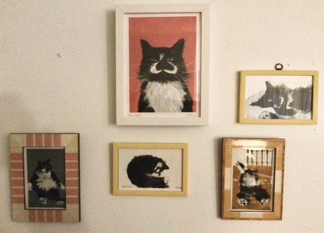 SarahjevsEvans's tweet photo. somene sent me a picture of their collection of Flash Evans paintings https://t.co/OWlmnomlds