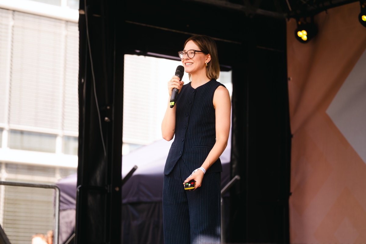 Diana Zur Löwen hat uns beim #SOA2024 ihre Business Angel-Checkliste verraten.
✔️Geschäftsidee &amp; Skalierbarkeit
✔️Bewertung
✔️Marke
✔️Stickiness des Produkts
✔️Authentisches Gründerteam
✔️Kann ich supporten?
Welche Checkbox würdet ihr als Business Angel hinzufügen? #startups