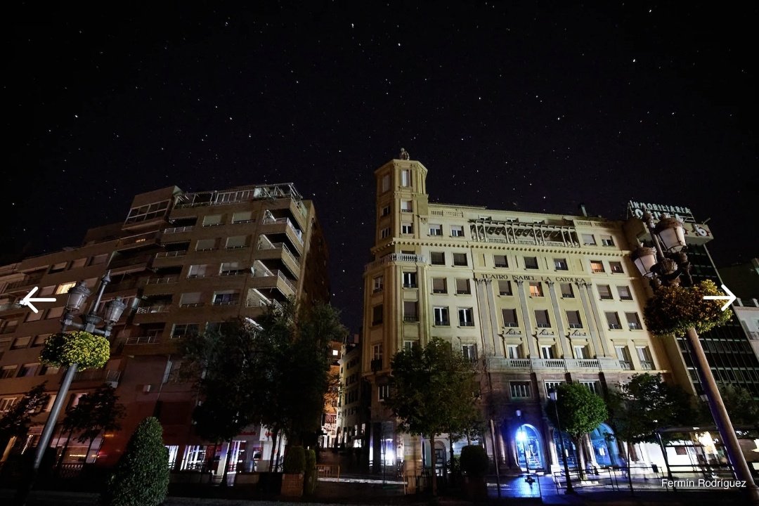 Una de las cosas buenas que se puede sacar de ayer es esto. El maravilloso cielo nocturno que pudimos contemplar, algo que con la contaminación lumínica de nuestros días es imposible de ver.