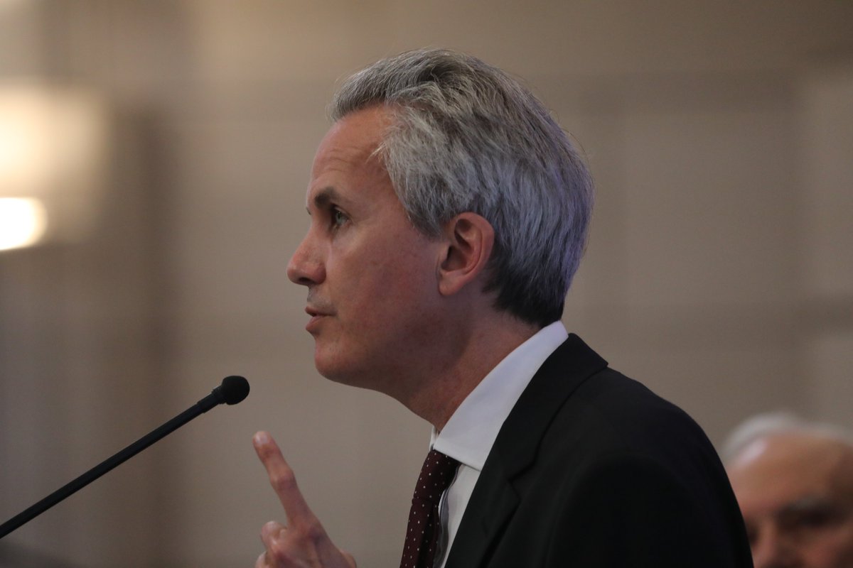 Hier soir à la GLNF , Raphaël Gaillard s’est interrogé sur l’affrontement entre l’homo sapiens et la machine. Il a également exploré le défi que présente notre hybridation avec cette nouvelle intelligence née en imitant notre cerveau.
#GLNF #conference #IA #RaphaelGaillard