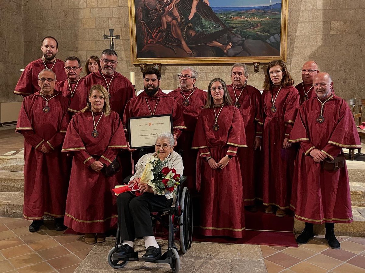 mtbprogressa's tweet photo. Amb motiu de la 38a @setmanamedieval, el passat diumenge vam assistir al Ple medieval, en el qual es va aprovar per unanimitat nomenar la Montserrat Farriol filla predilecta de Montblanc.
Així, es reconeix un compromís amb Montblanc, a nivell social, polític, religiós i cultural. https://t.co/ifYhCq3LfJ