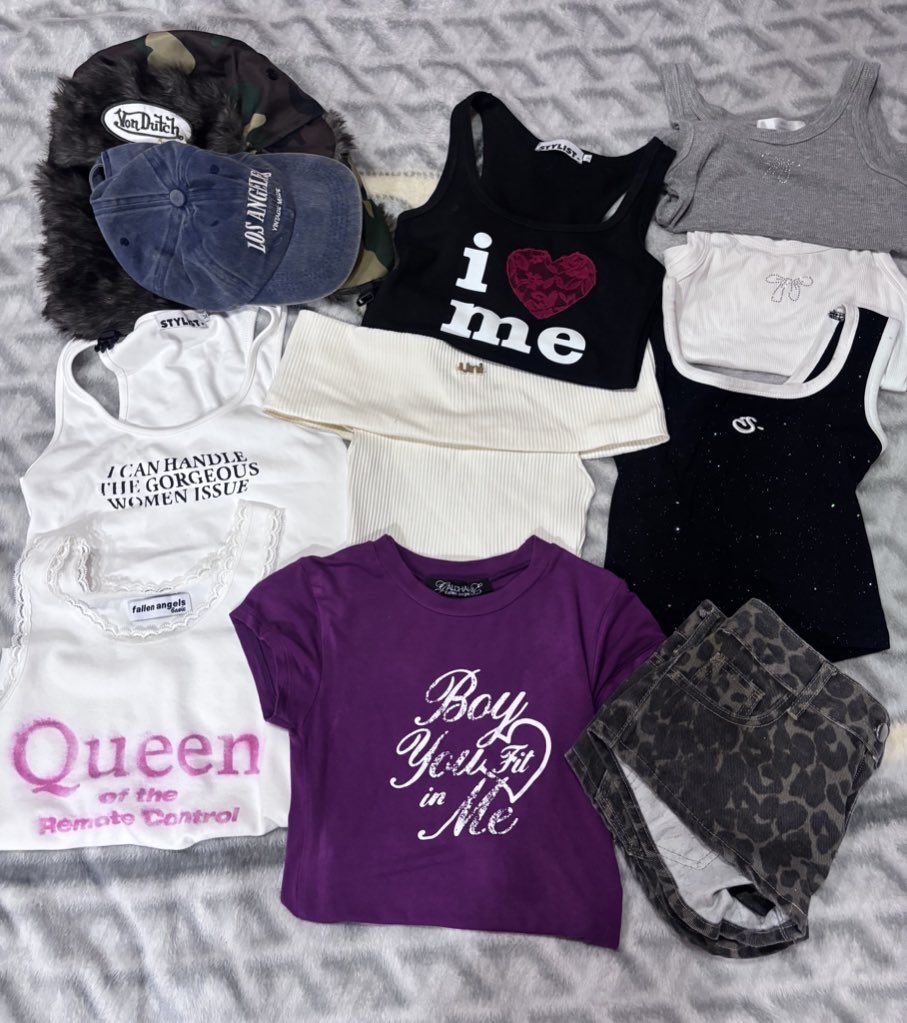 _style_01's tweet photo. ꒰ ส่งต่อ ꒱ 
เสื้อผ้า  หมวก มือ 2 
🧺 shipping 40฿ 
 (รี ลด10฿)
สนใจหรือพต.เดมมาได้เลยค่ะ💋 

#ส่งต่อเสื้อมือสอง #ส่งต่อstylistshop #ส่งต่อcintage #ส่งต่อเสื้อผ้า #ส่งต่อเสื้อผ้ามือสองสภาพดี #ส่งต่อเสื้อผ้า #ส่งต่อหมวก #โล๊ะตู้ 
#ส่งต่อfallenangels #ส่งต่อadidass https://t.co/2WqT4A1eoR