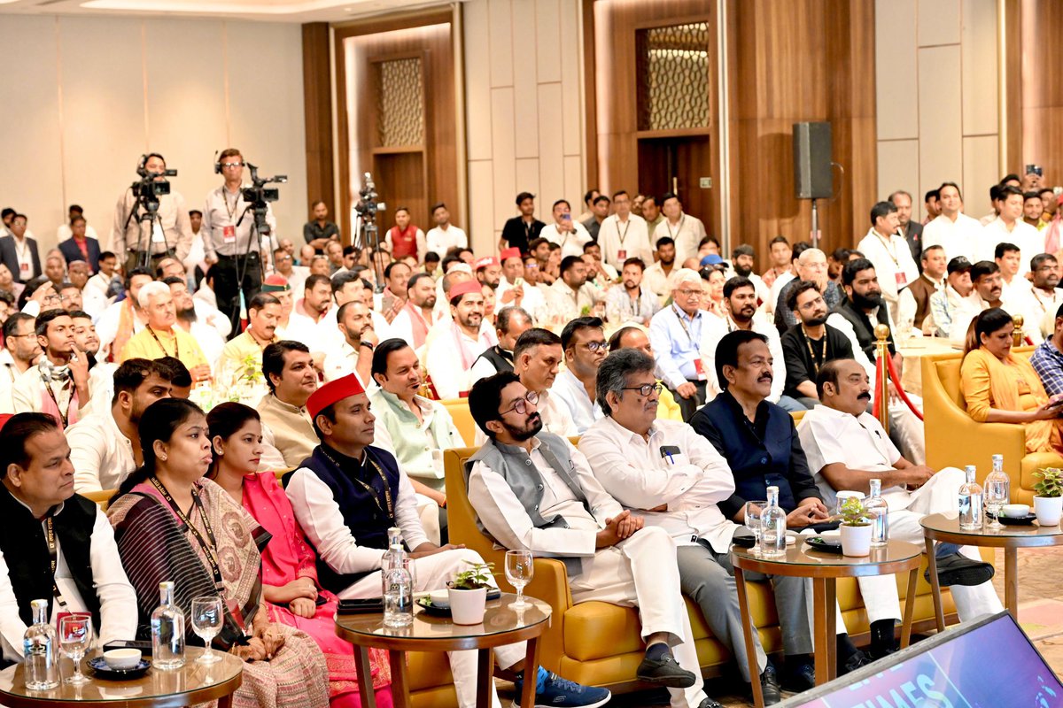 yadavakhilesh's tweet photo. https://t.co/ieh5dcYMml