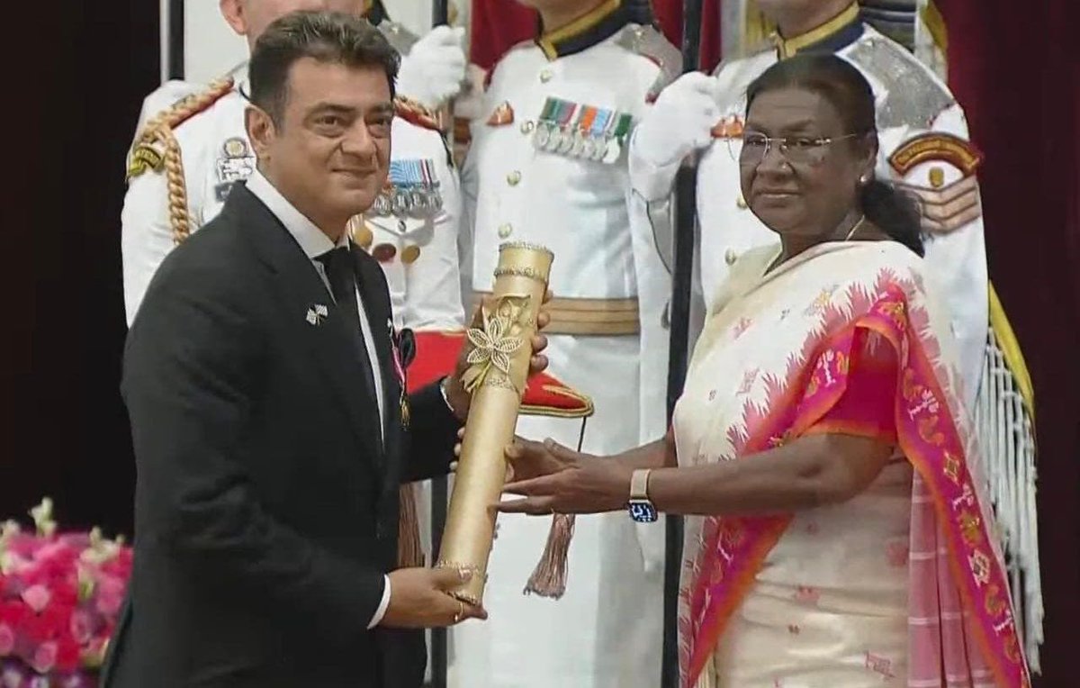 Congrats to #AjithKumar sir on being honoured with the prestigious #PadmaBhushan! ❤️❤️❤️❤️ 
Proud moment for all of us 😊😊🙏🙏