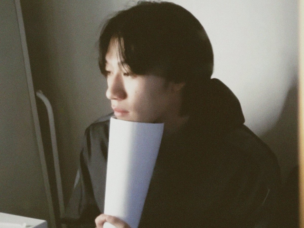 cupbluee's tweet image. นักศึกษาอ่านหนังสือสอบมาก 📚