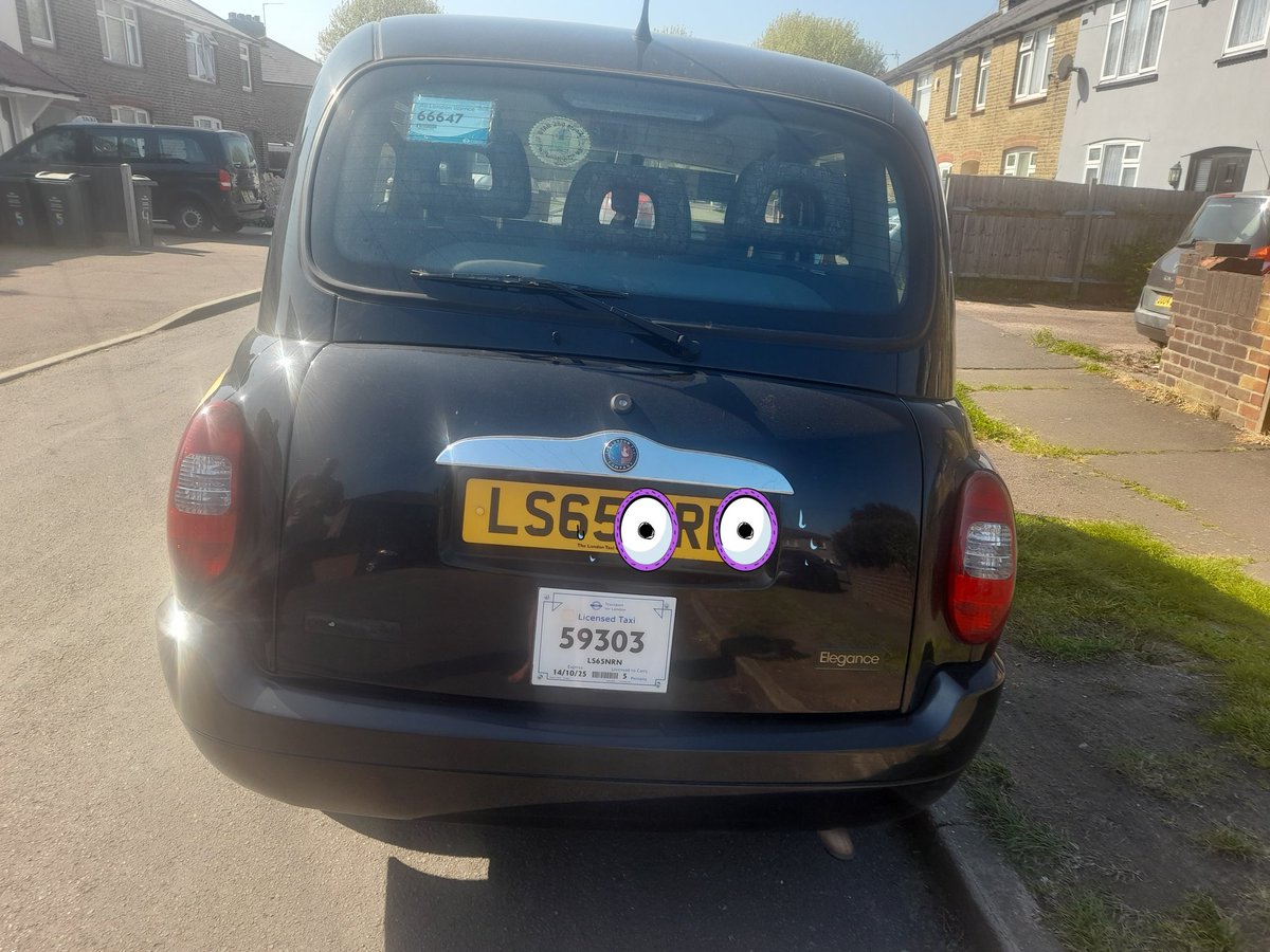 SidcupCabbie2's tweet photo. TX4 for Sale 
65 plate, 130,000
Euro 5
First plated October 2015
Current plate runs out October 2025
Full service history from Ascotts 
Adverts currently on
Bodywork in good condition other than small crack in rear bumper
As shown in photos 

£10,000 ono 
No silly offers https://t.co/uu8dFVCS04